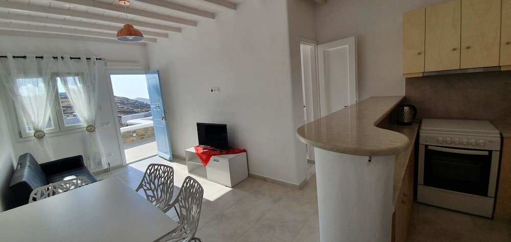 Фото George House