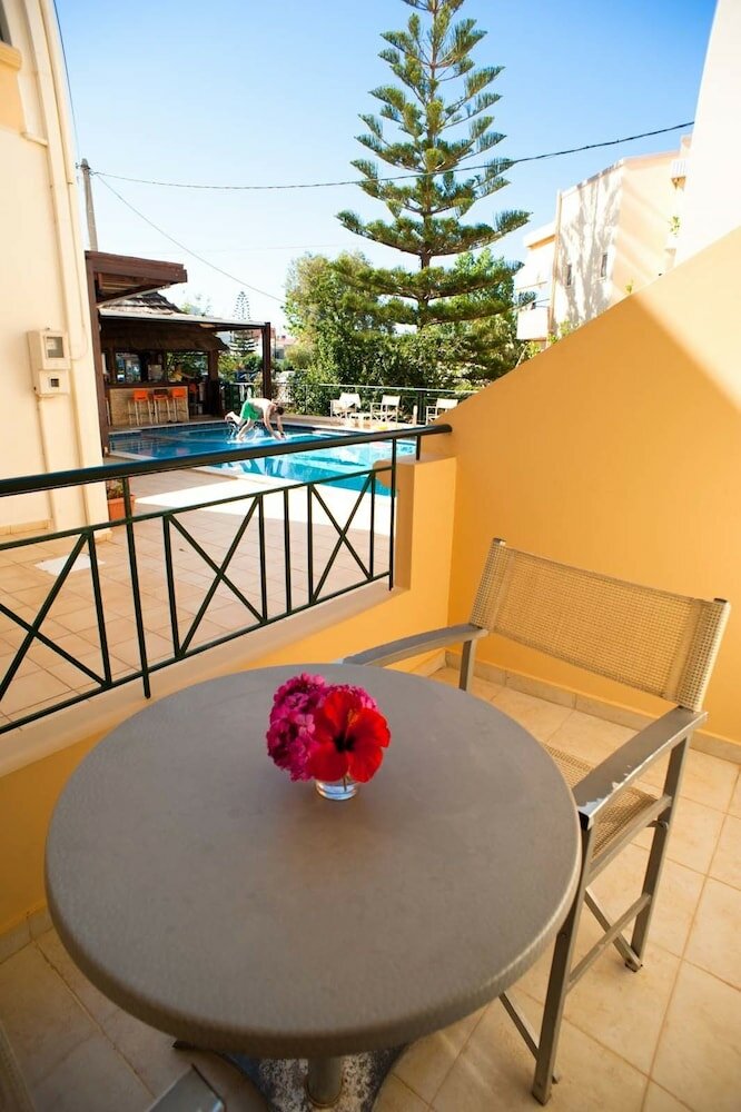 Фото Semiramis Suites