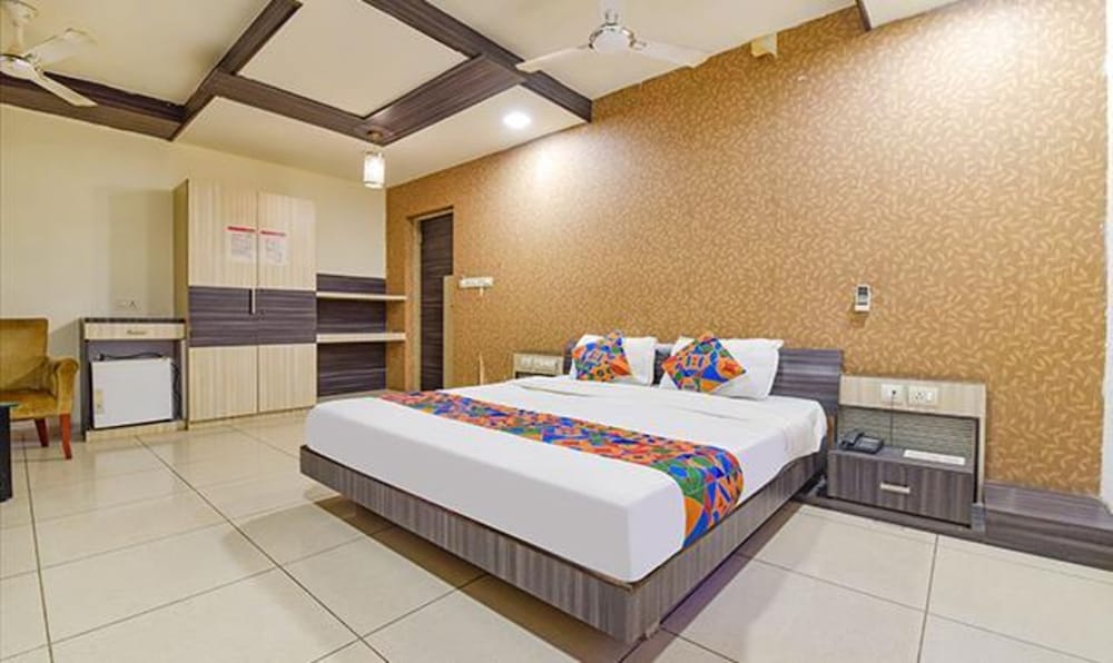 Фото Fabhotel Kia Residency
