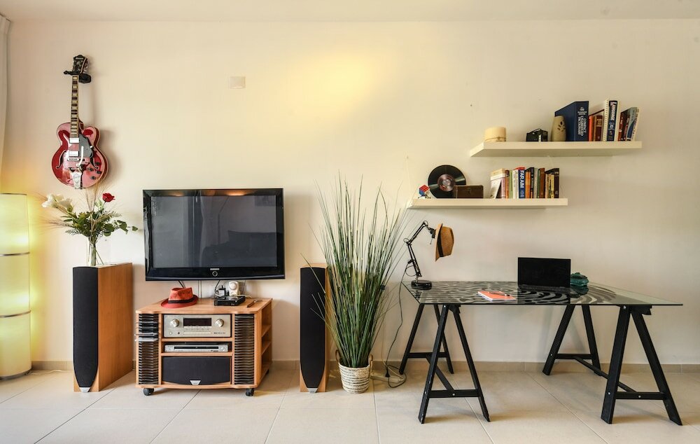 Фото Cozy Nest Apartment with balcony