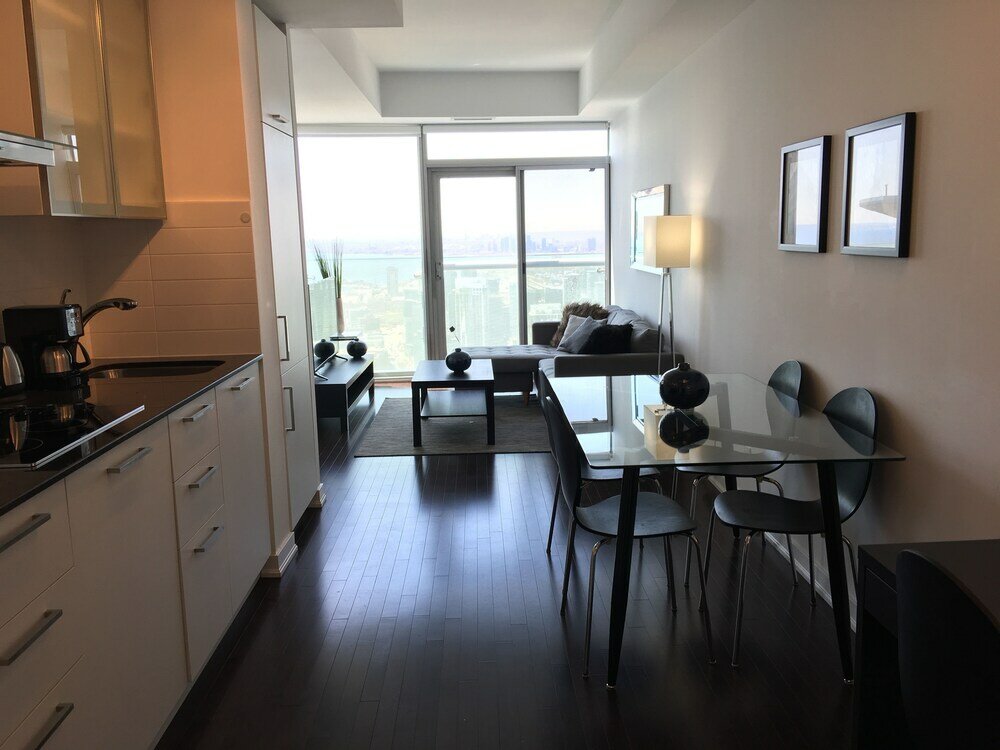 Фото To Stays - York and Lakeshore