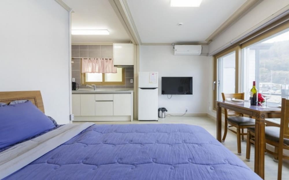 Фото Yeosu Ocean View Pension