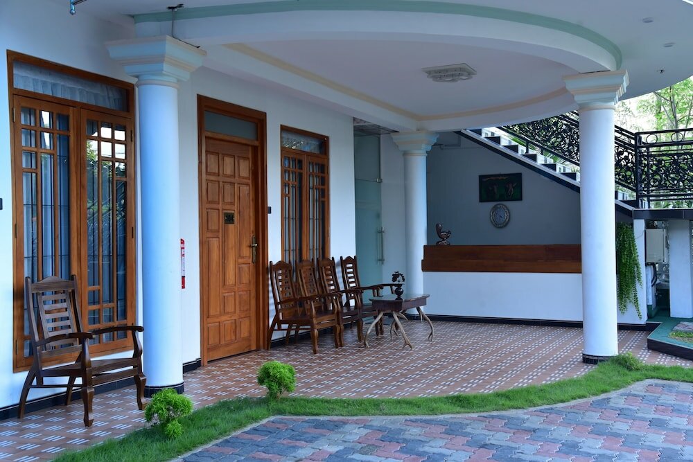 Фото L's Lanka