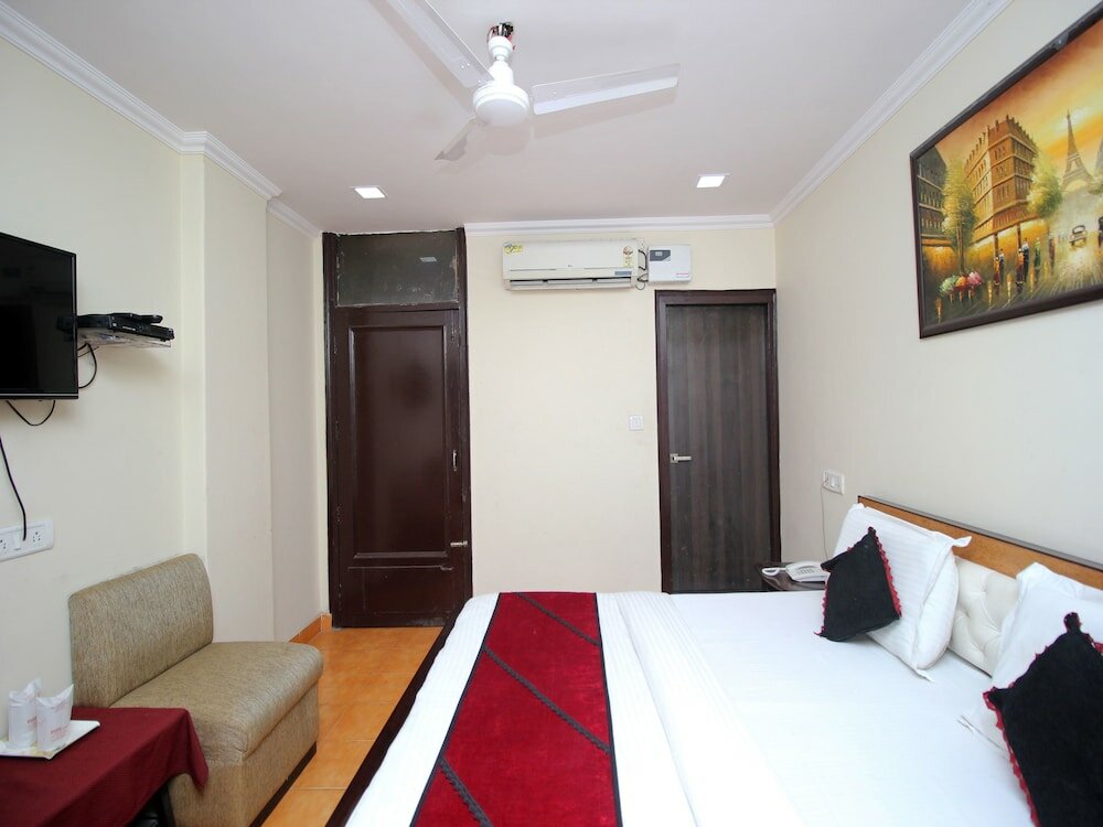 Фото Oyo 4883 Duke Hotel