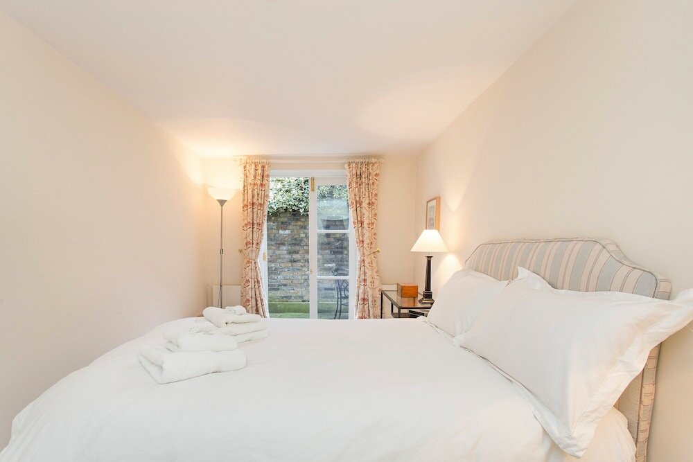 Фото Altido Modern 2 bed flat in Central London, sleeps 6