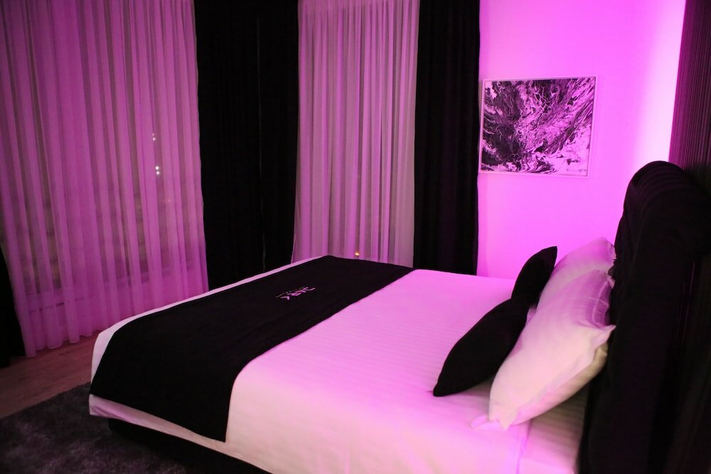 Фото Dark Boutique Hotel
