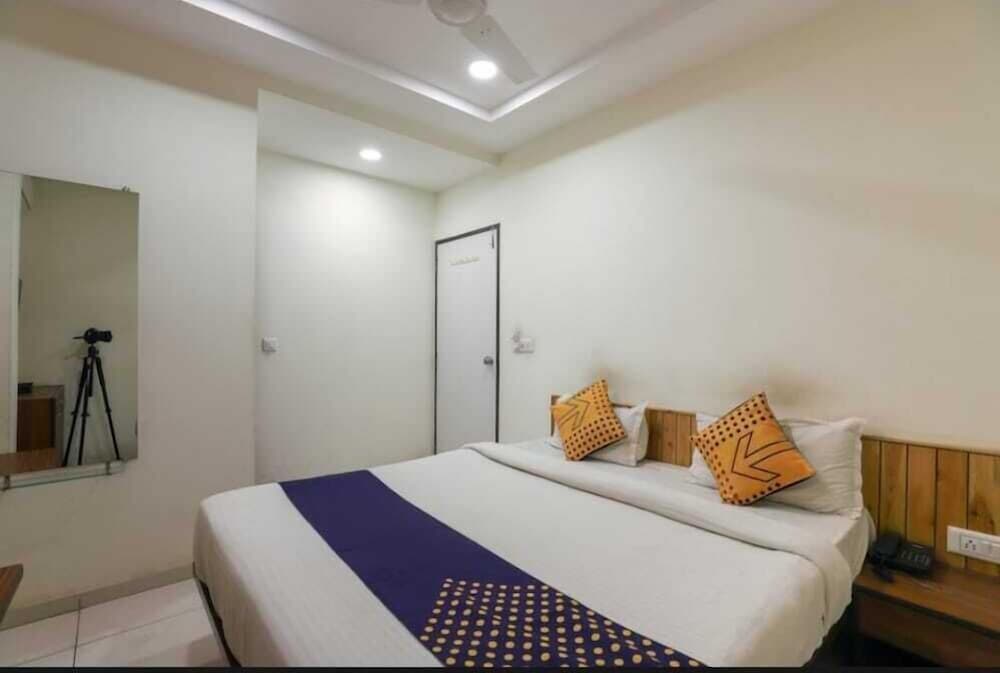 Фото Everest Hotel