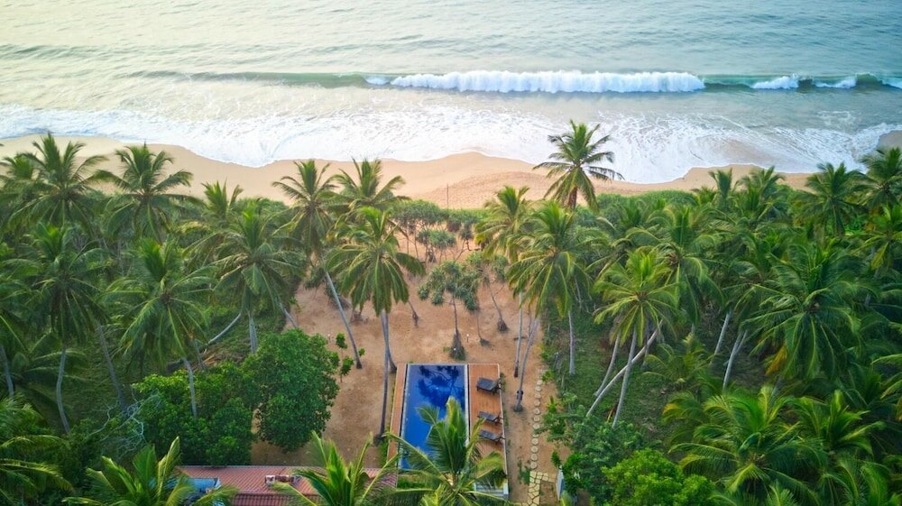 Фото Sanjis The Seaside Cabanas