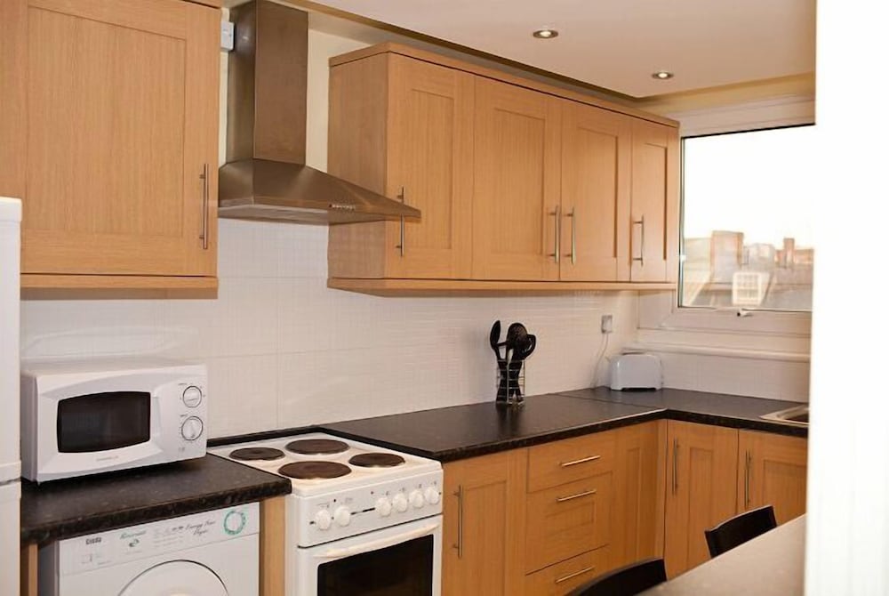 Фото Victoria Centre Apartments & Annexe