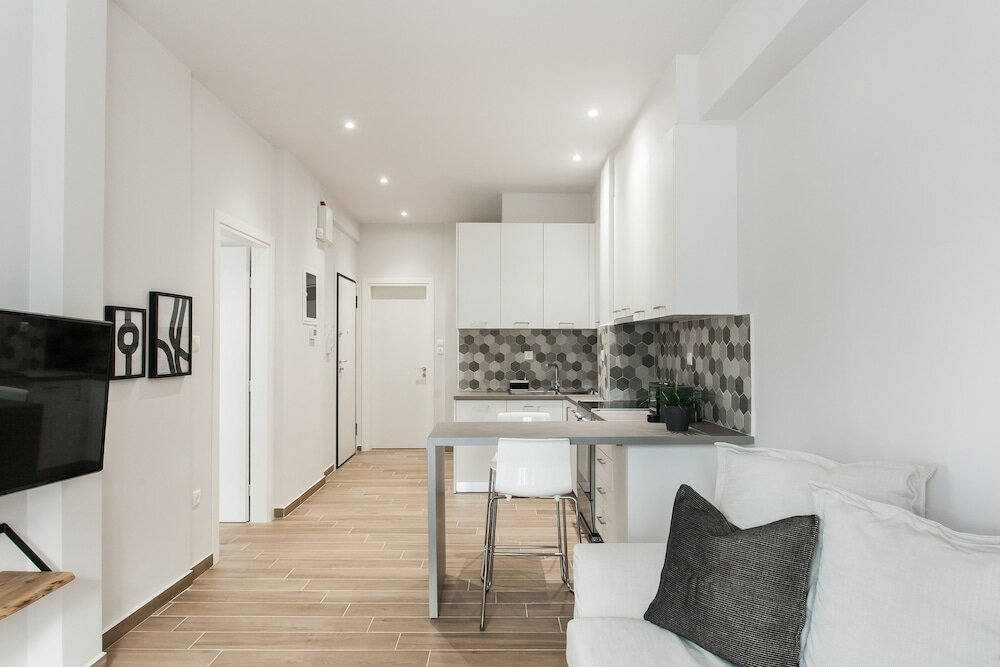 Фото Lovely 1br Apartment in Koukaki