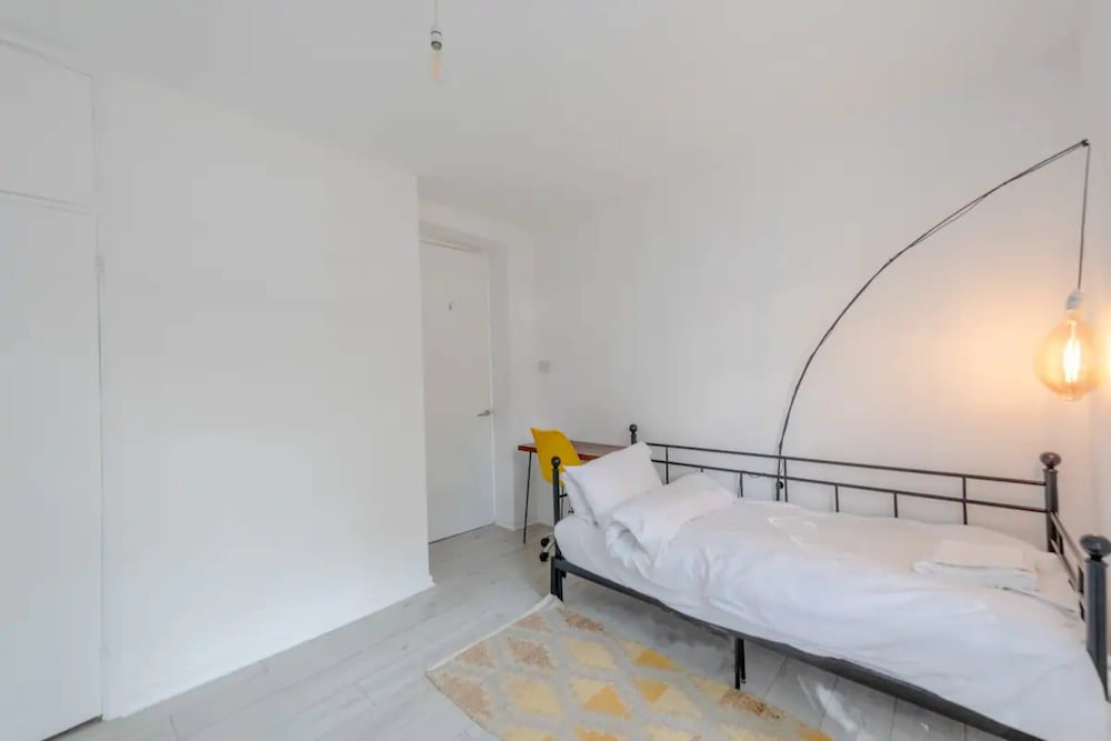 Фото Cosy 2 Bedroom Flat Near Abbey Road