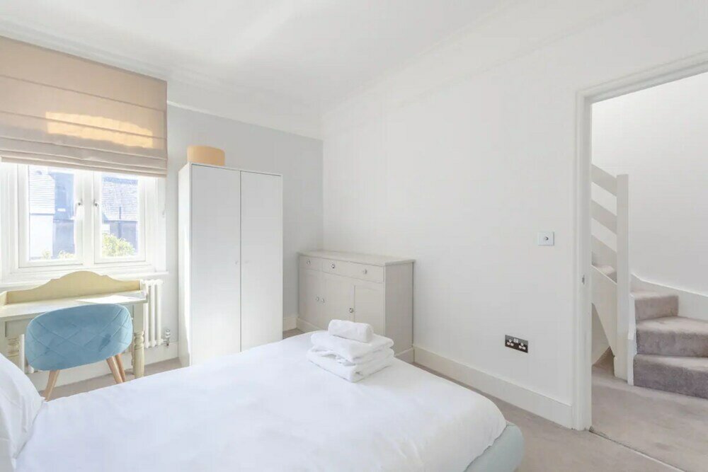 Фото Charming 4bd House With Private Garden - Tooting