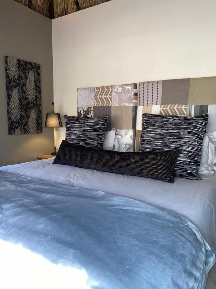 Фото Four20 Bespoke Hotel