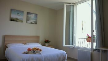 Гостиница Hotel Aristide Vauban в Ливри-Гаргане