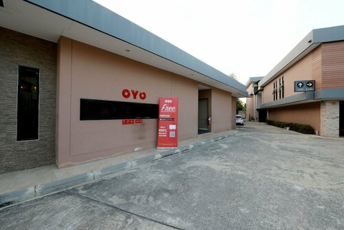 Oyo 477 Sriracha Hotel And SPA