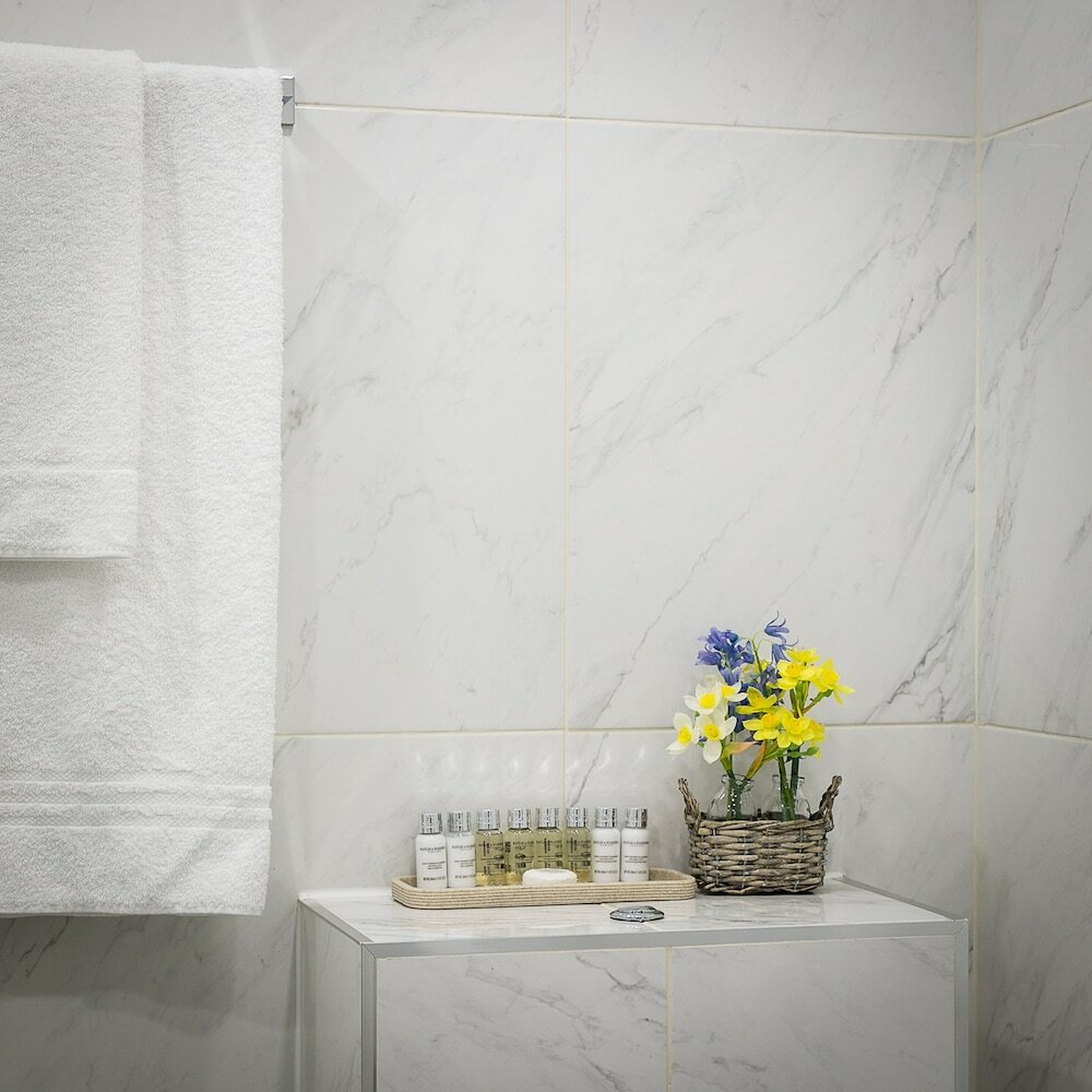 Фото Cromwell Road Apartments