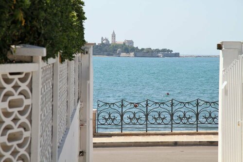 Гостиница La Bella Trani в Трани