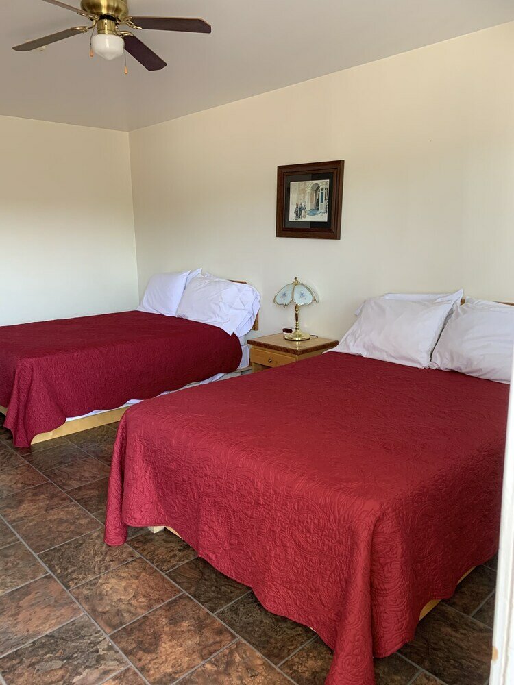 Фото Fort Road Motel