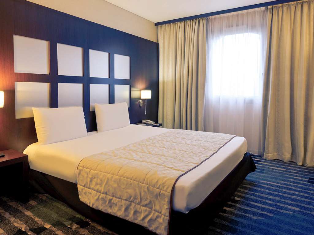 Фото Hôtel Mercure Rouen Centre Champ de Mars