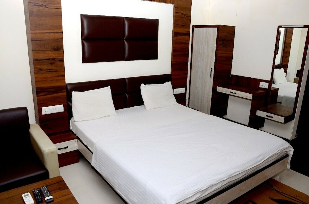 Фото The New Holiday II