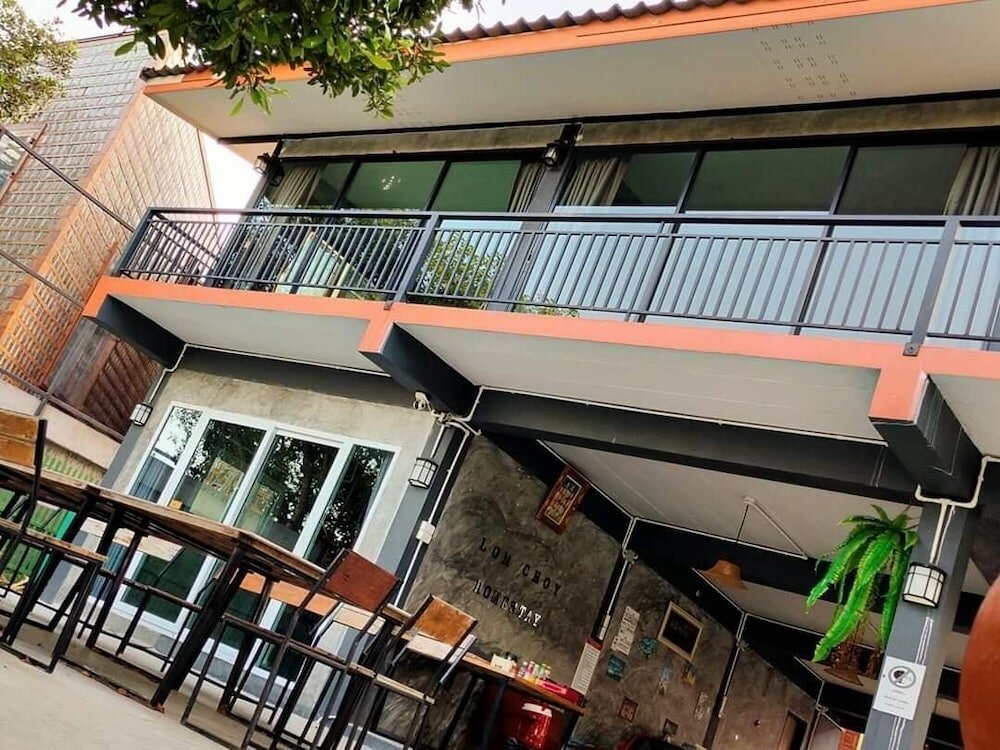 Фото Lom Choi Home Stay Ayutthaya - Hostel