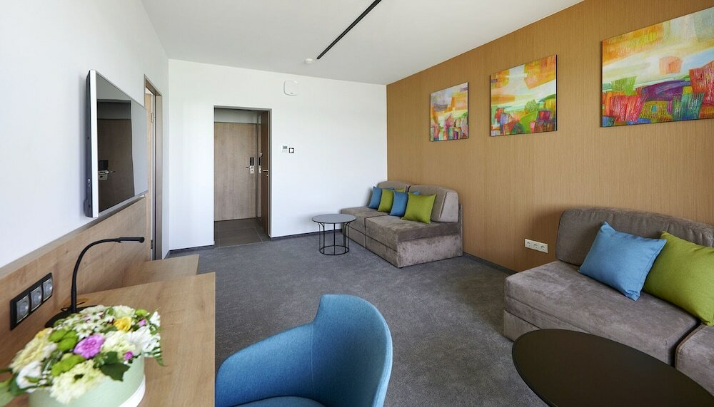 Фото Hotel OTP Balatonszemes