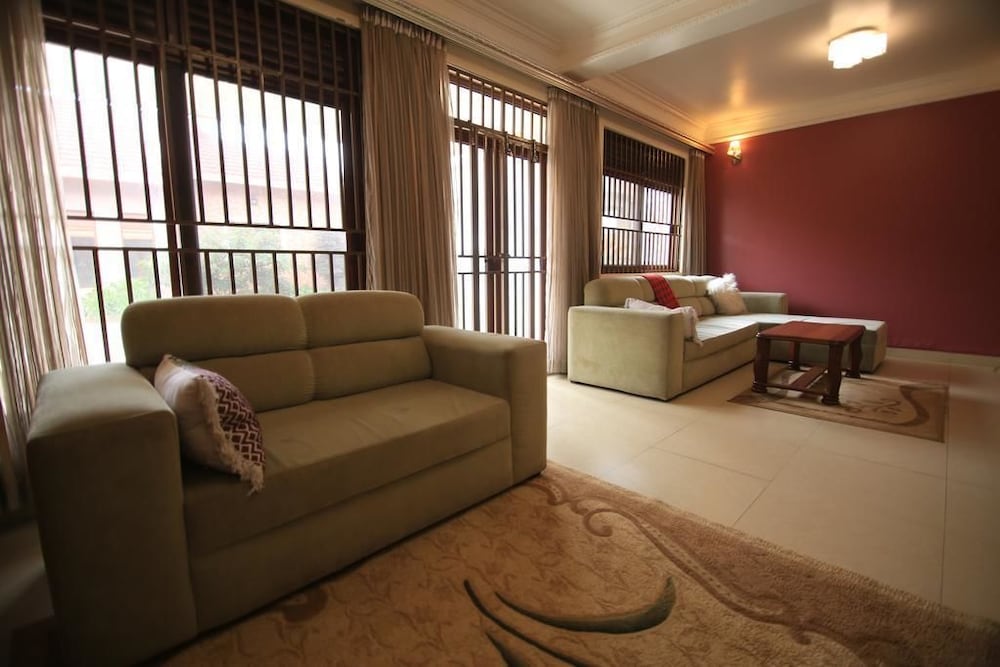 Фото Um Apartments