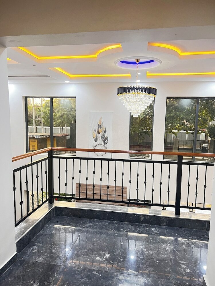 Фото De Rigg Place Victoria Island