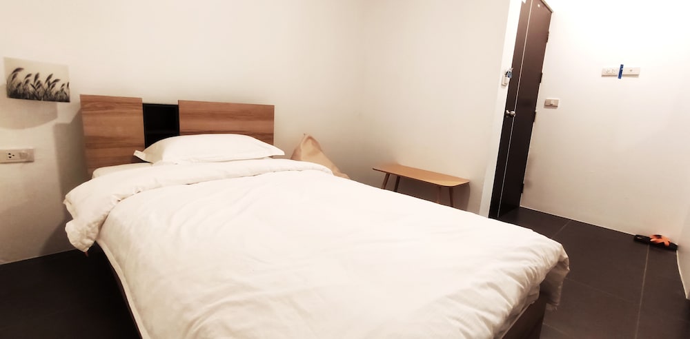 Фото Breeze Hostel Pattaya