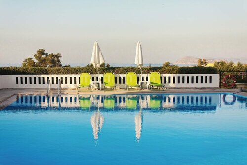 Гостиница Villa Cook with pool and sea views в Малеме