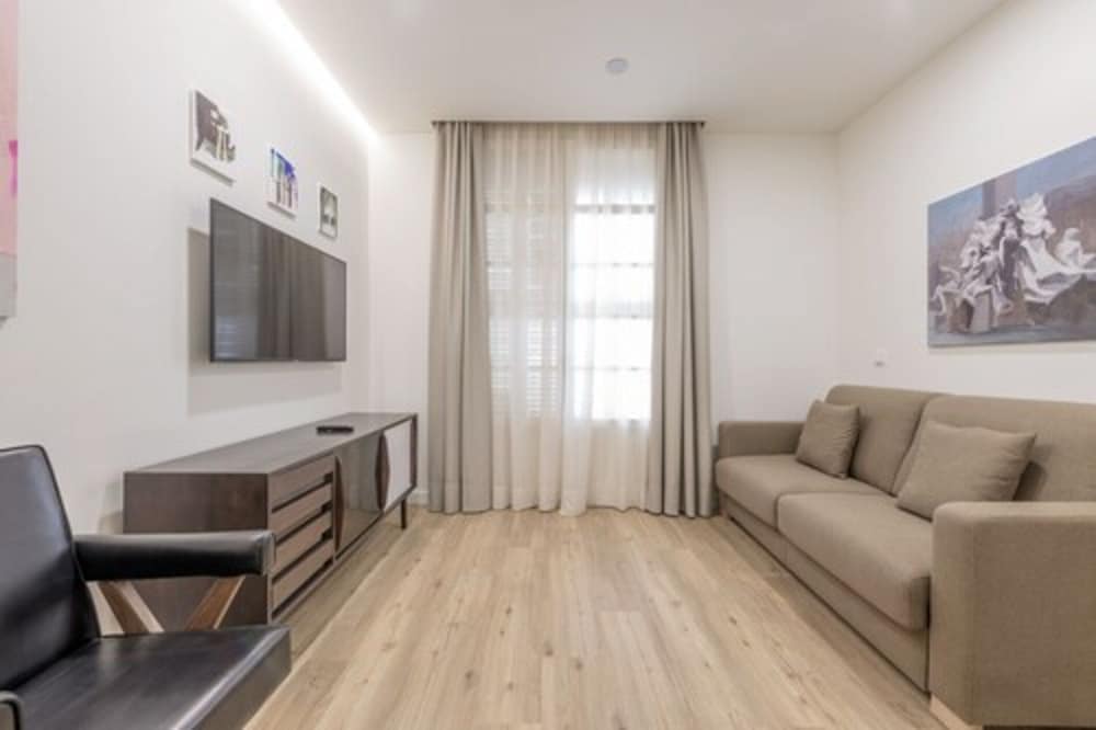 Фото Graffiti Suites El Museo