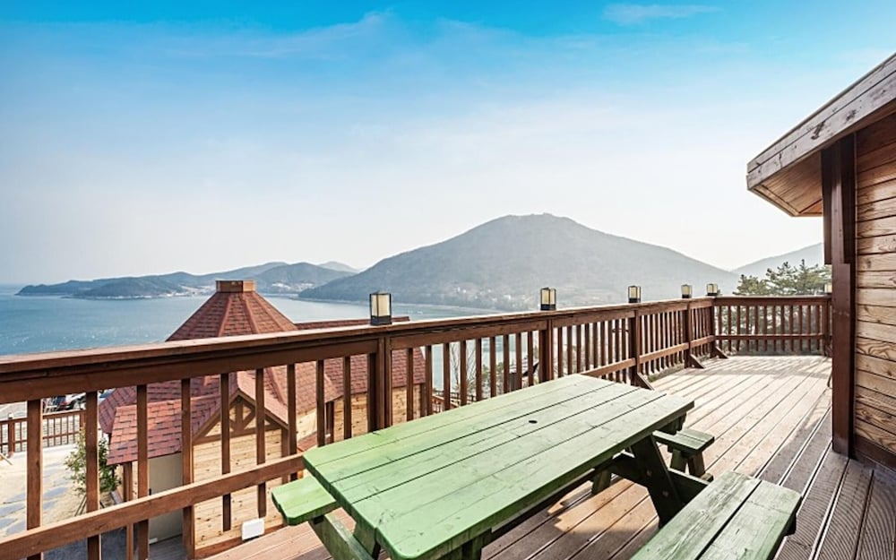 Фото Yeosu Morning of Finland Resort Pension