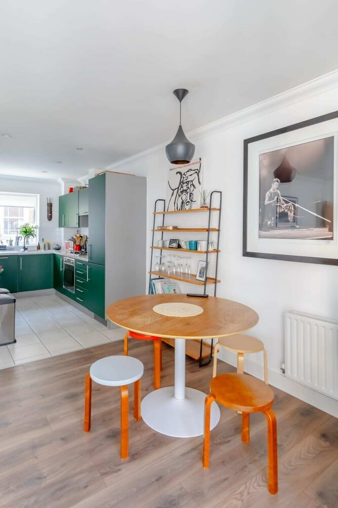 Фото Light & Modern 2bd Flat With Balcony - Brick Lane