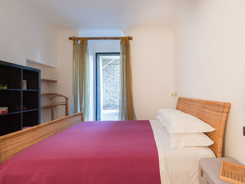 Фото Rsh Ghetto Enchanting Terrace Apartment