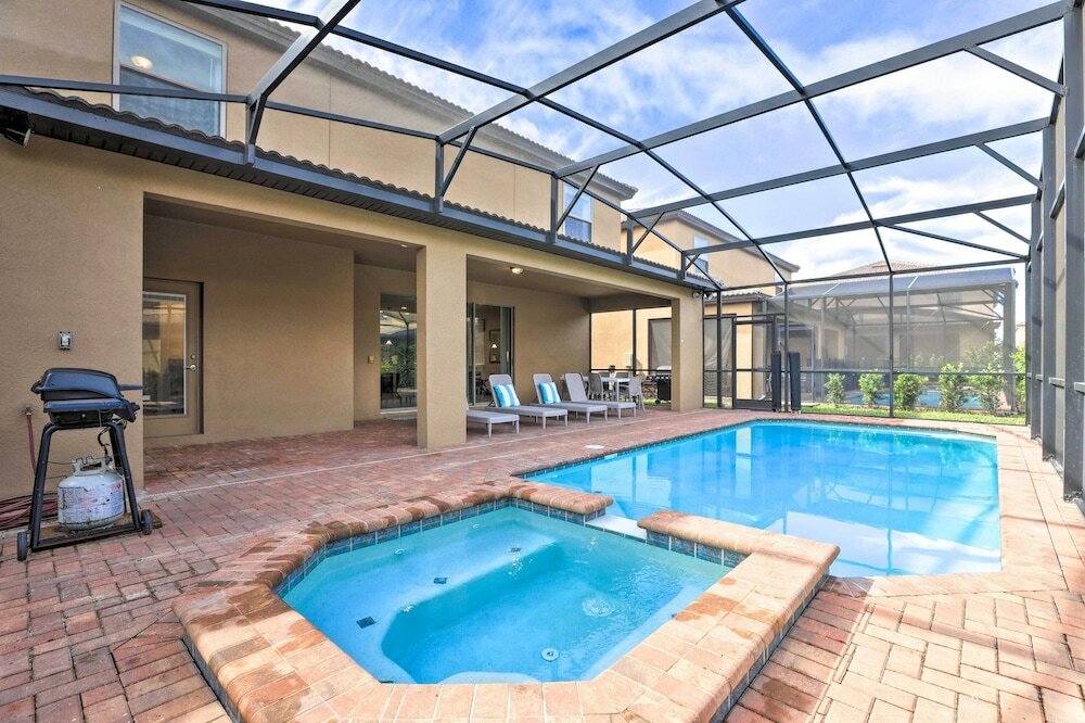 Фото Upscale Kissimmee Retreat
