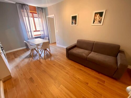 Гостиница Hh Hermoso Housing Asti в Асти