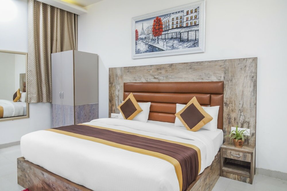 Фото Gracious by Vishesh Hotels & Home Stay