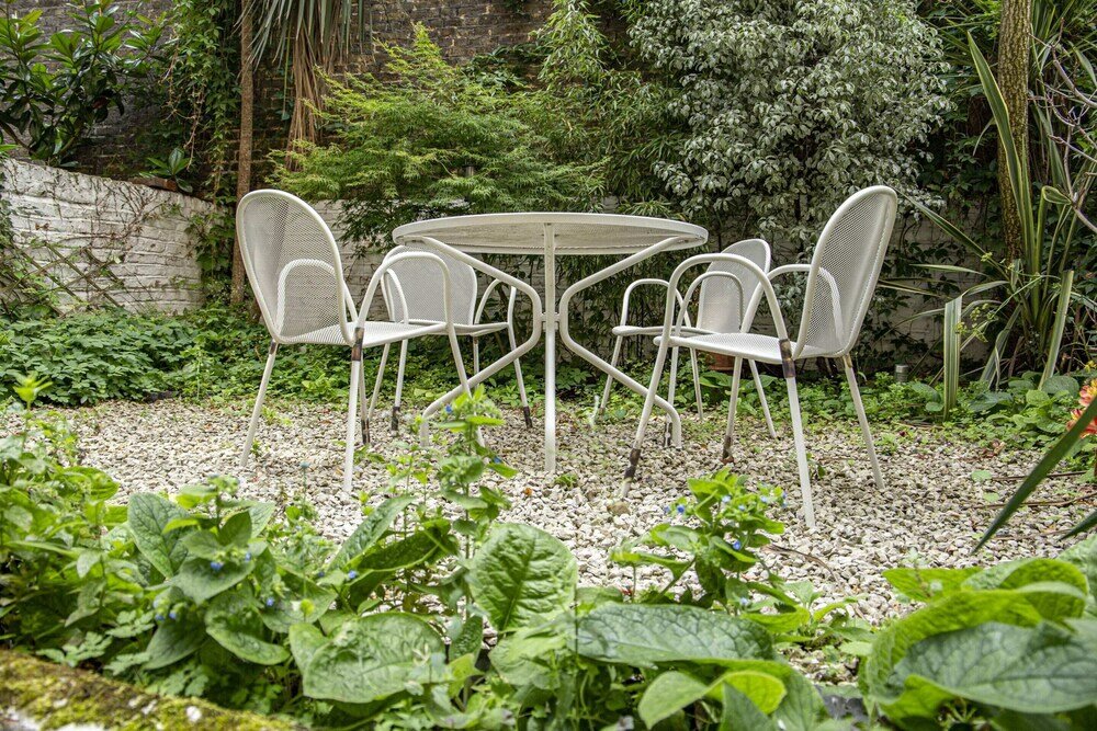 Фото Bright Chelsea Garden Nest