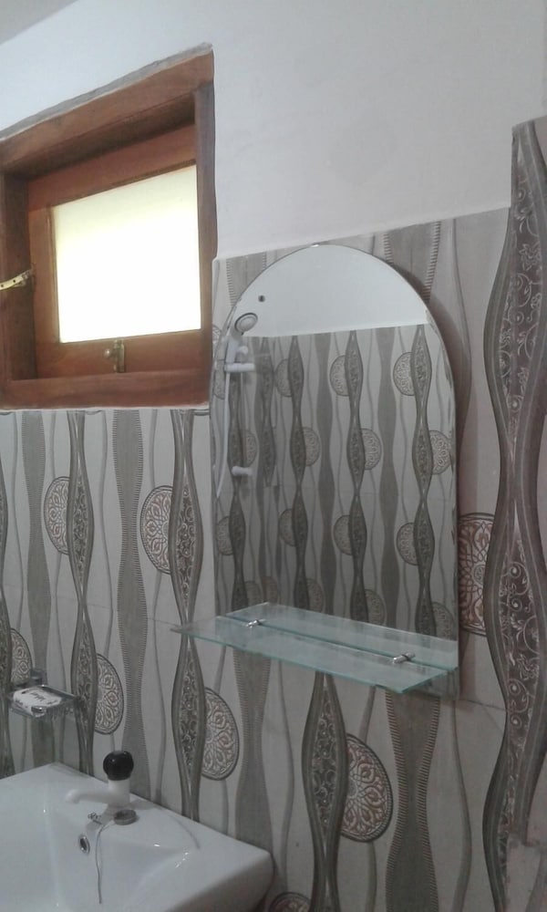 Фото Kirula Green Hotel