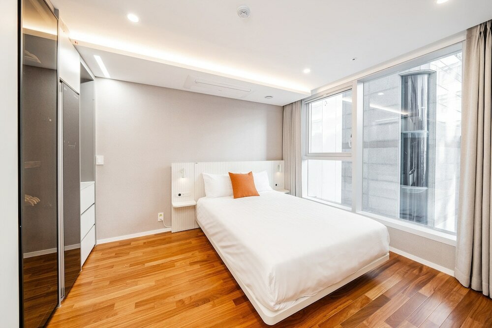 Фото Seocho Intoraon Hotel and Residence