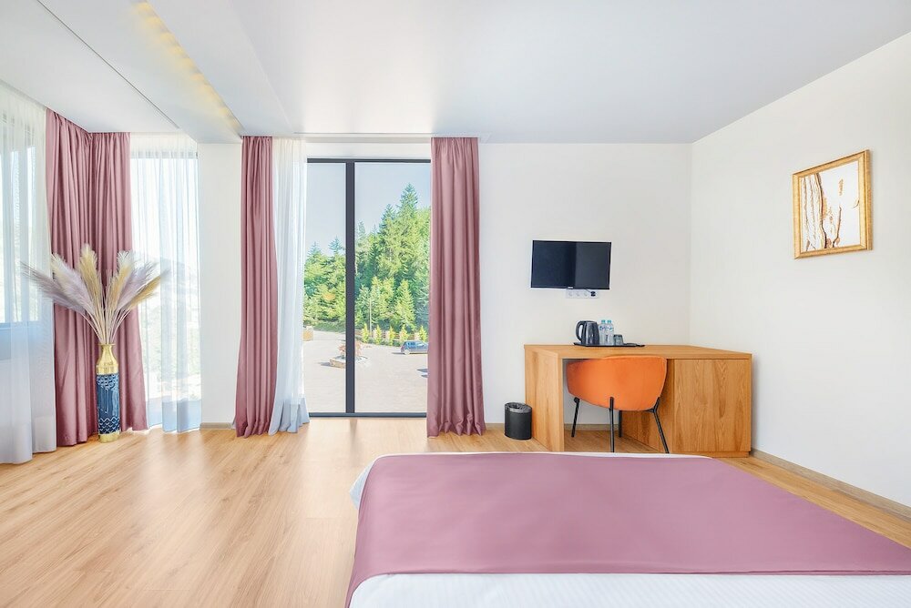 Фото Solo Grand Boshuri Hotel