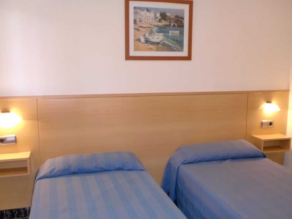 Фото Apartamentos Goya-68