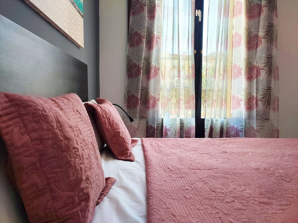 Фото Flats Friends Plaza de la Reina