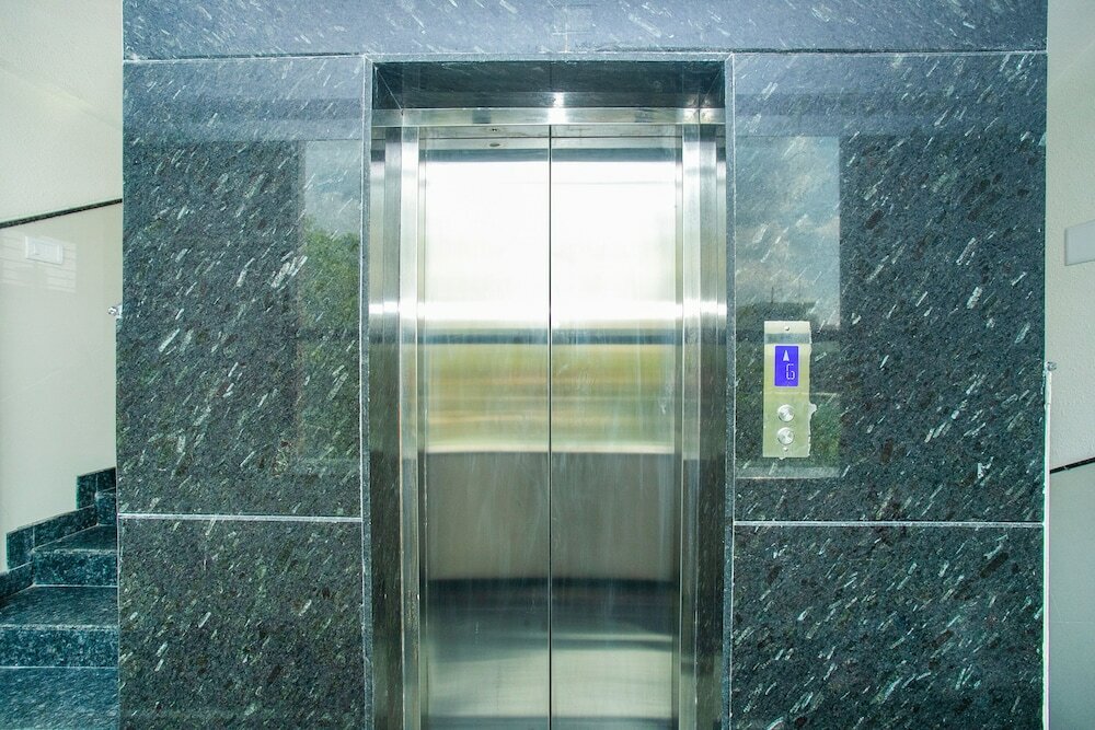 Фото Oyo 18836 Orchid Suites