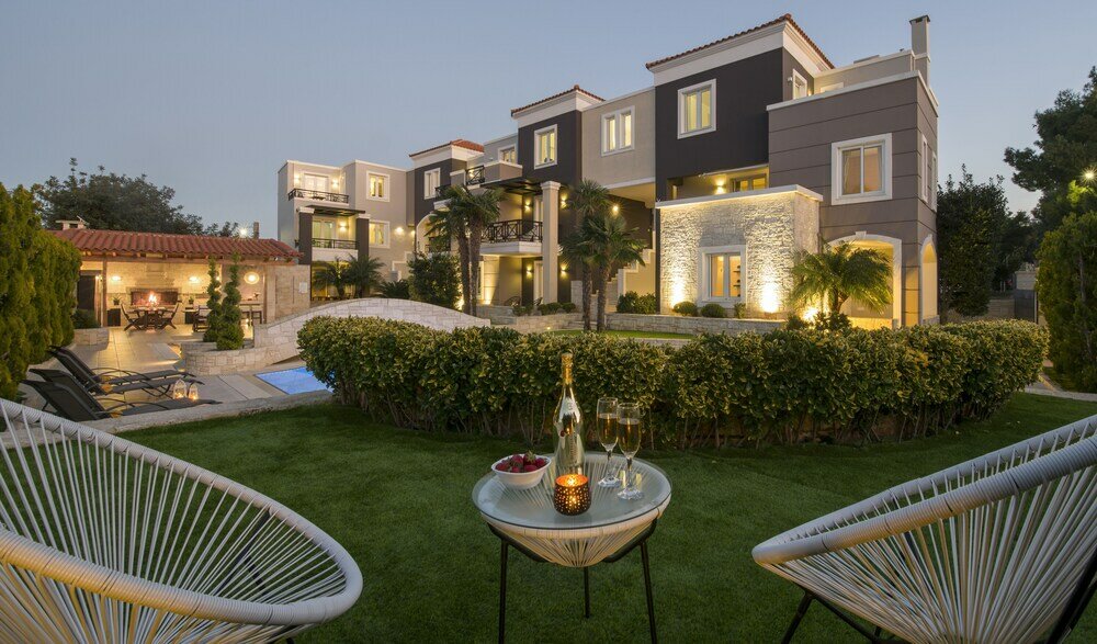 Фото Artdeco Luxury Suites