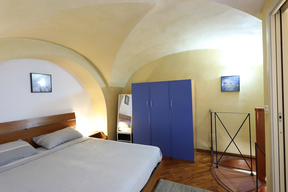 Фото Cozy Apartment On 2 Levels In The City Center