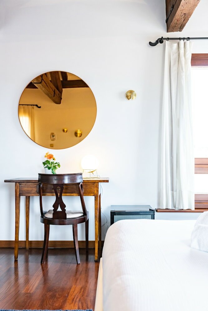 Фото Prestigious Residence Brà with a turret overlooking Verona