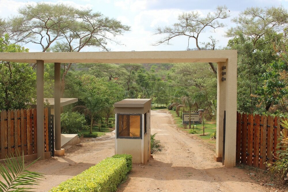 Фото Four Pillars Lodge Chilanga