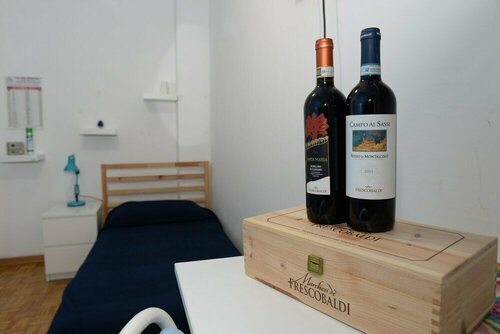 Гостиница Single Room in Cozy and Comfortable Apartment в Риме