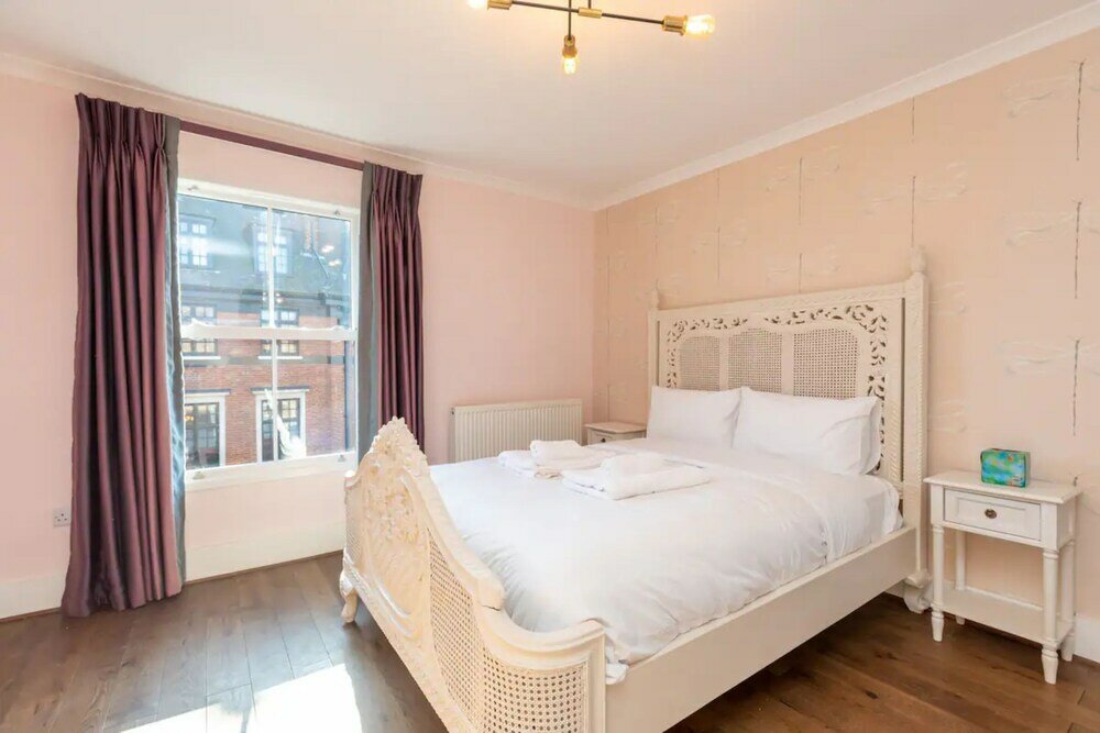 Фото Spacious & Pristine 2bd Flat - Balham